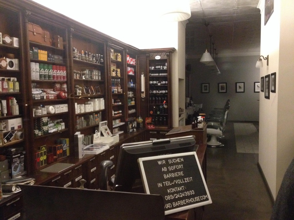 Barber House München innen