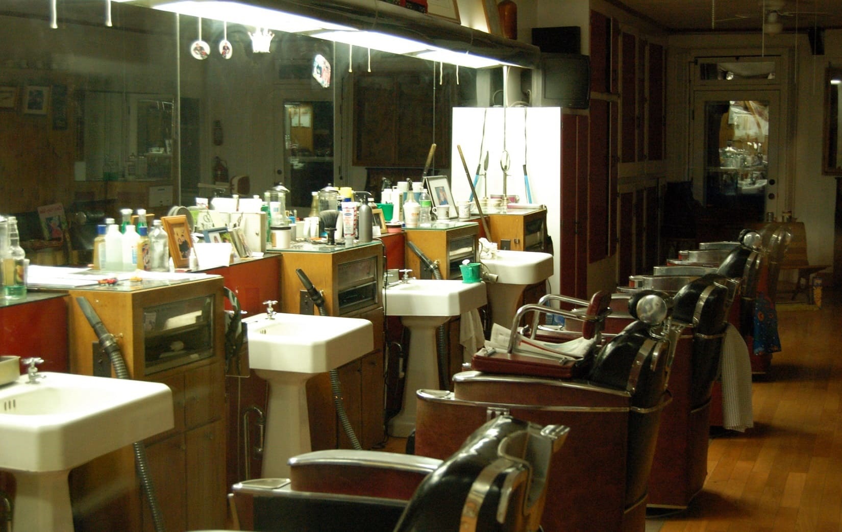 (c) Barbershop-finder.com